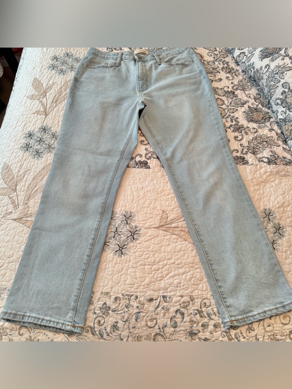 Universal Thread High Rise Straight jeans size 10